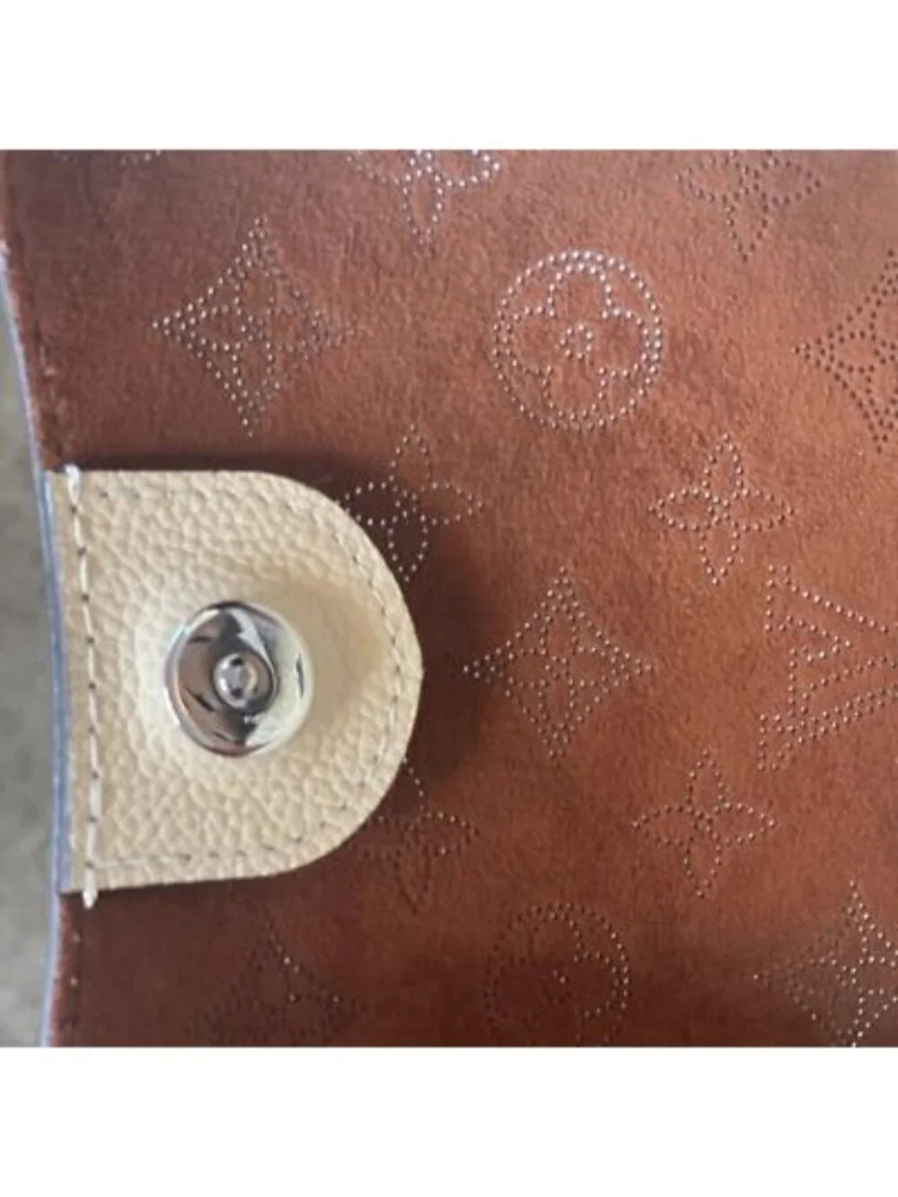 Louis Vuitton Monogram Carmel Hobo Mahina Leather Shoulder Tote Bag - Picture 7 of 10